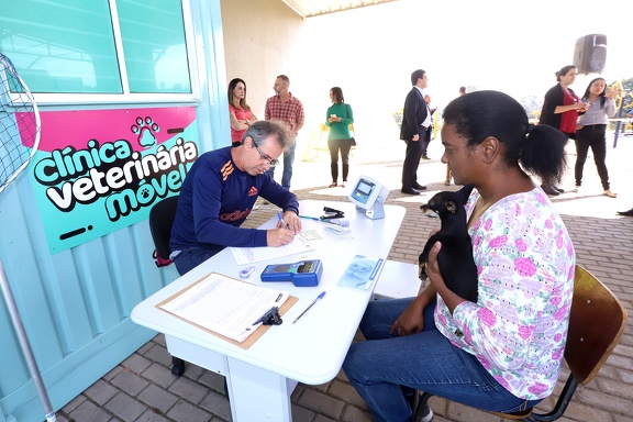 Campinas tem duas clínicas veterinárias móveis em Campinas (Foto: Fernanda Sunega/PMC)